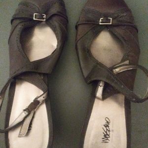 Covered toes sandals